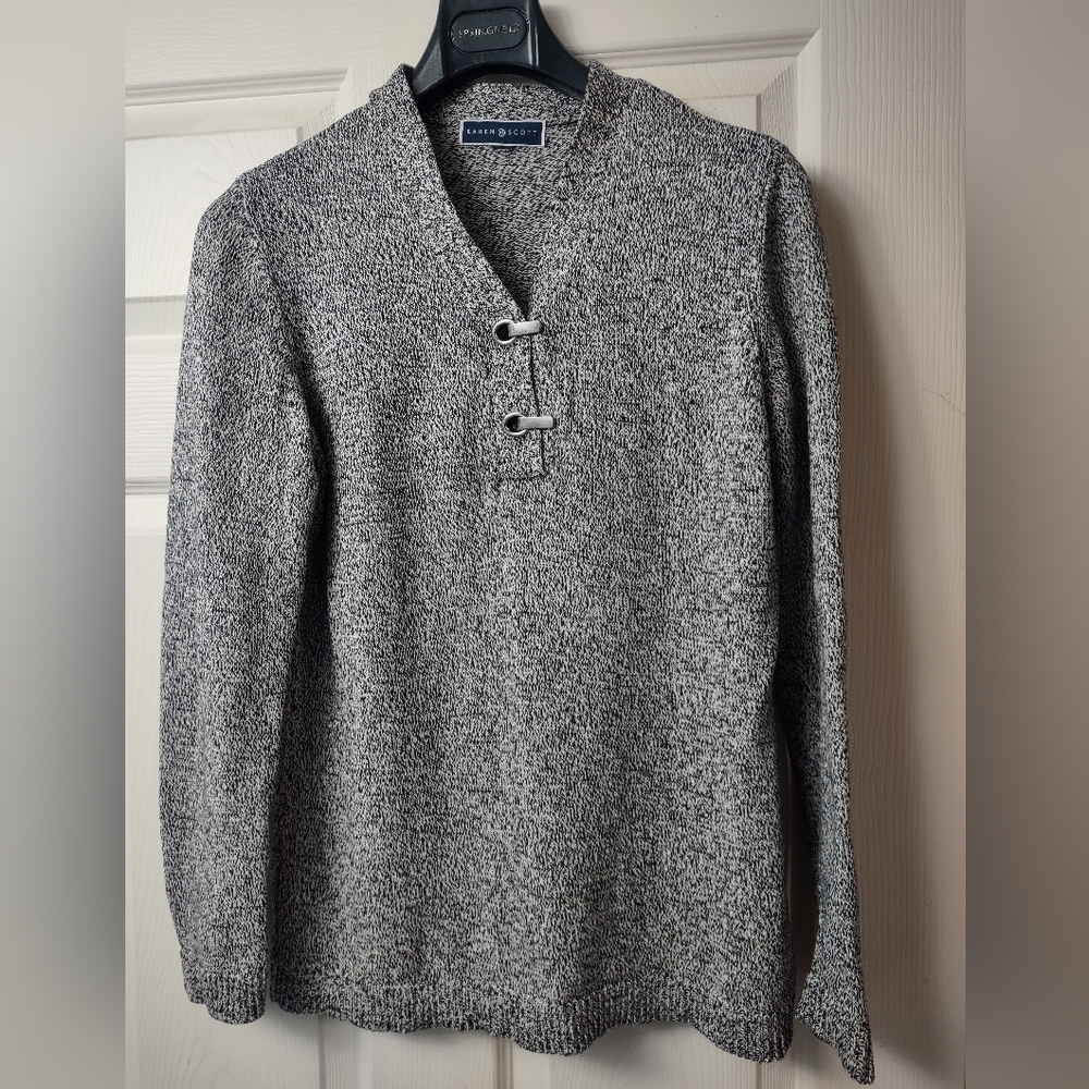 Women's Karen Scott Medium Sized Gray/Black Sweater